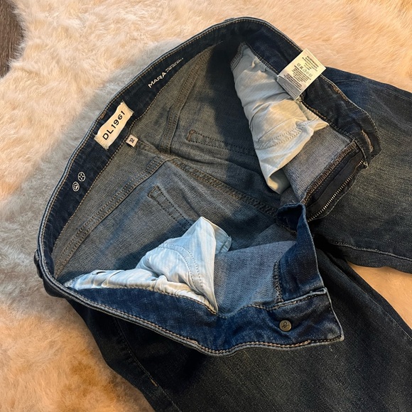 DL1961 Mara Instasculpt Straight Ankle in Ravine 32 - Picture 6 of 12